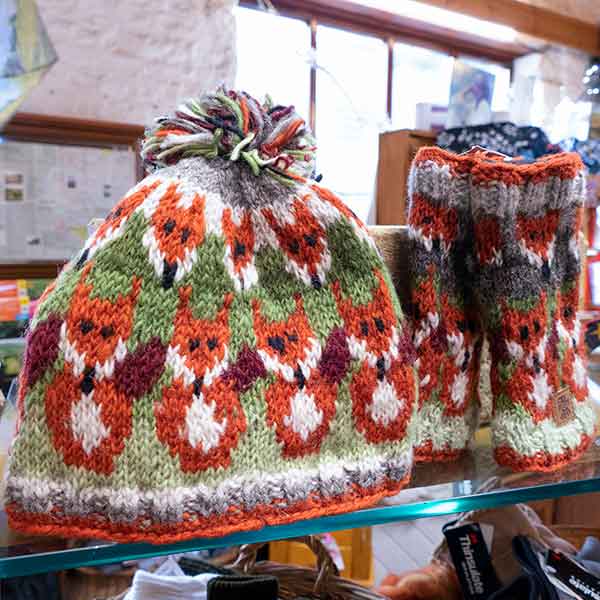 red fox pattern knitted mittens and hat set