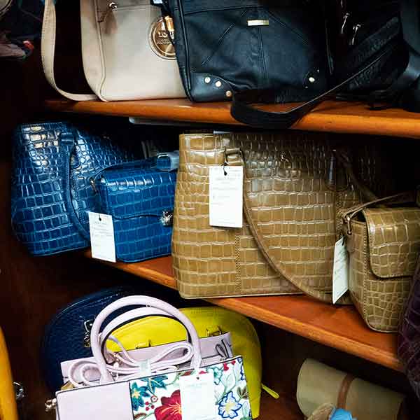 Ashwood-handbags-matching-shoulder-bags-details