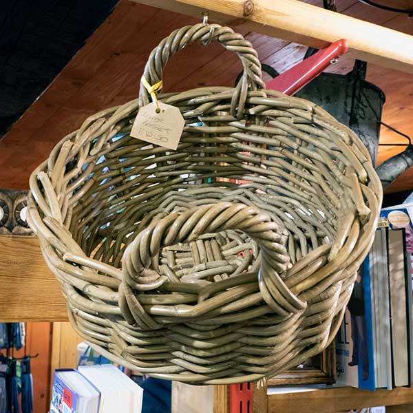 Large circular basket £12.50