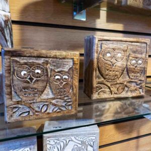 Owl and chick carved box in light wood, medium size, £9.99