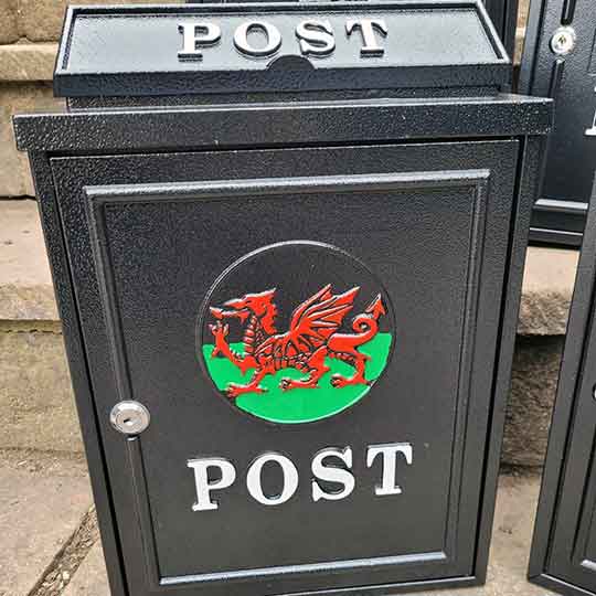 Welsh-dragon-post-box-