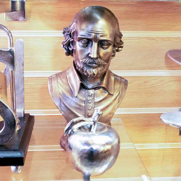 Pewter Shakespeare bust and apple