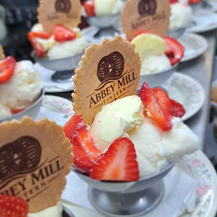 Ice-cream-Sundaes